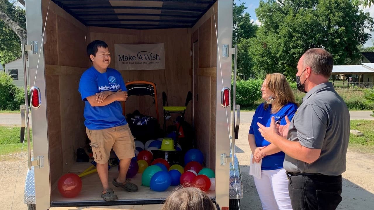 Hacen realidad sueño de adolescente hispano del área de Houston que sufrió de una enfermedad crítica