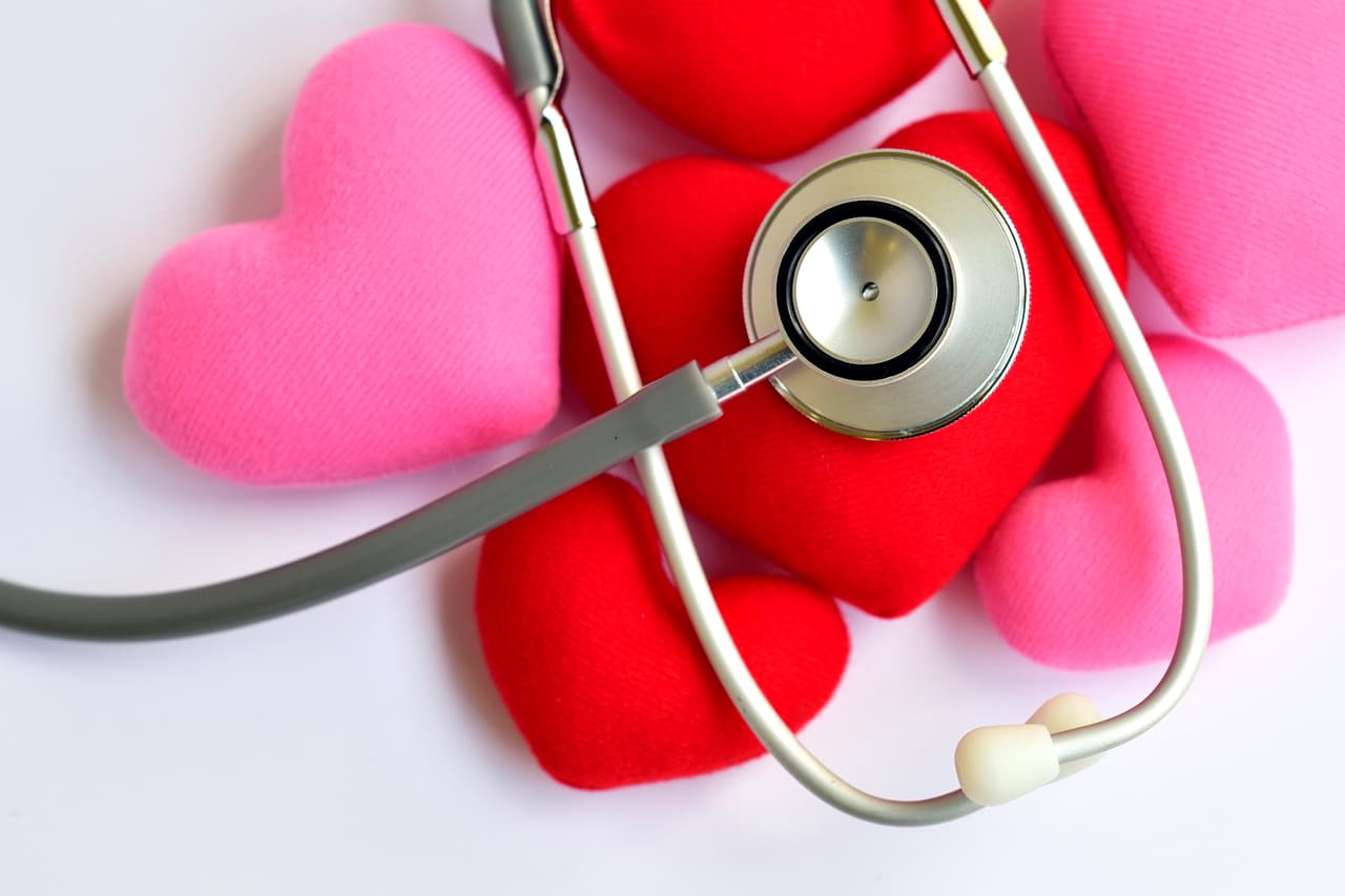 Es sencillo, puesto que requiere poco equipamiento en casa, ¡y básicamente puedes realizarlo donde quieras!