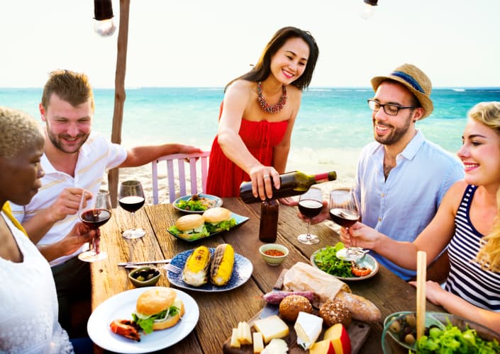 Asimismo el amor está unido ahora al arte y al entretenimiento, no descuides ninguna oportunidad que se presente ni desestimes invitaciones sociales.