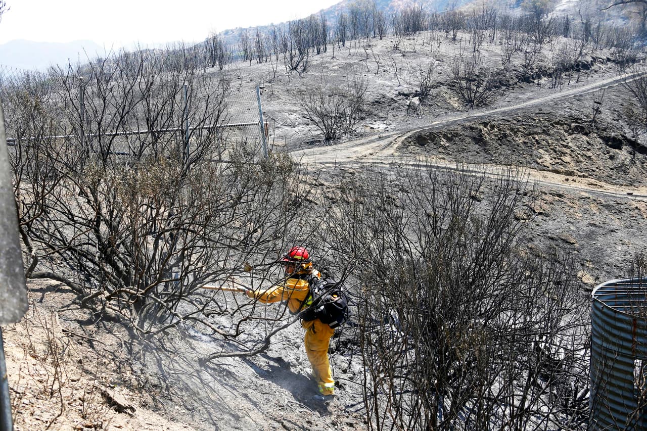 Bomberos han logrado contener 65% del incendio forestal ‘Sand Fire’ en California
