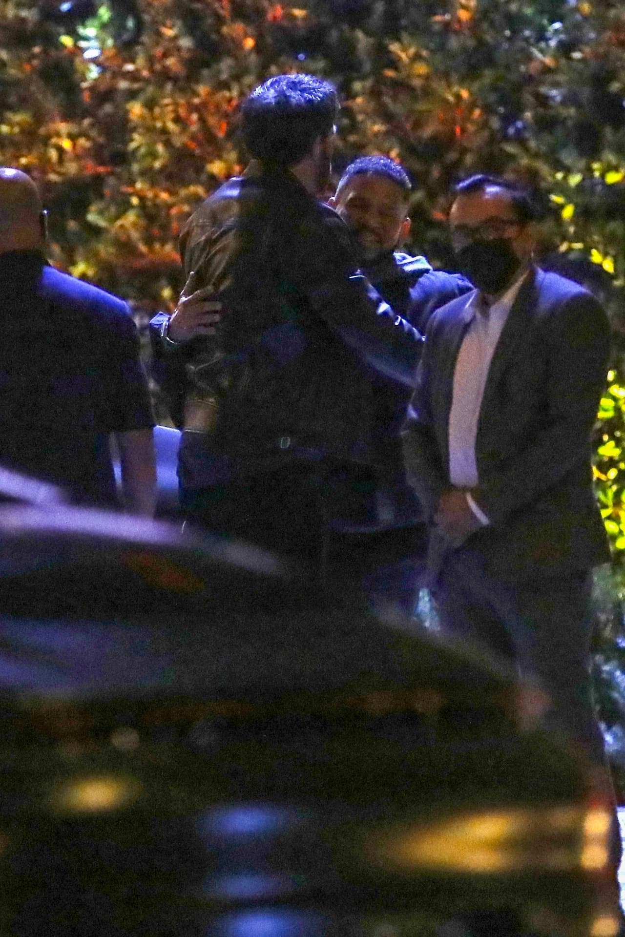 "Están hablando sobre sus planes para el verano" y 
<b><a href="https://www.univision.com/famosos/jlo-y-ben-affleck-verano-planes-seguir-saliendo">"quieren pasar juntos la mayor cantidad de tiempo posible"</a></b>, declaró.
<br>