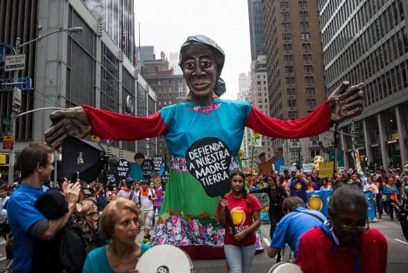 La manifestación se celebra dos días antes de que Naciones Unidas acoja la Cumbre sobre el Clima.