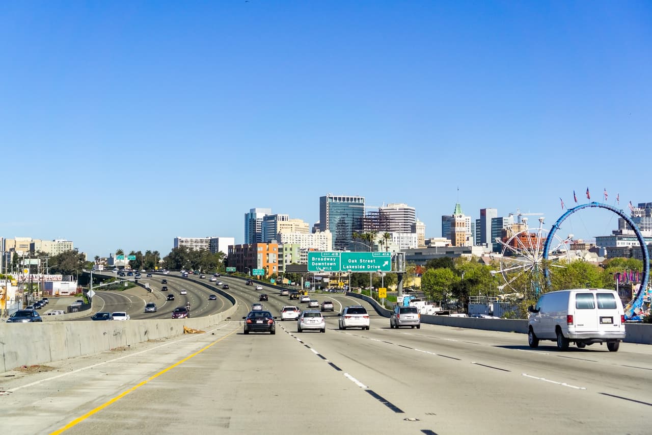 Una familia -con tres niños 
<a href="https://www.univision.com/temas/menores-de-edad">menores de edad</a>- transitaba a bordo de un vehículo por una autopista el pasado sábado, con la única intención de llegar a casa, cuando un incidente ajeno
<b> terminaría instalando una tragedia en sus vidas. </b>
<br>