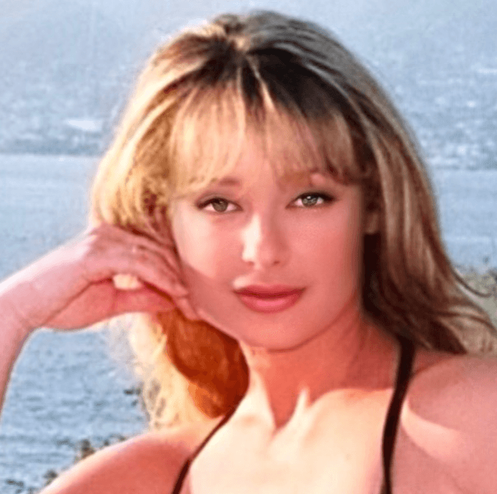 Emilio Larrosa la buscó en 2009 para crear un nuevo triángulo amoroso en 'Hasta que el dinero nos separe'. Interpretó a Marian Celeste y provocó muchos problemas entre Rafael (Pedro Fernández) y Alejandra (Itatí Cantoral), los protagonistas de la trama.