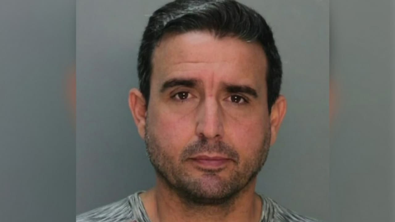 Arrestan al ex vocero del Alcalde de Miami acusado de delitos sexuales
