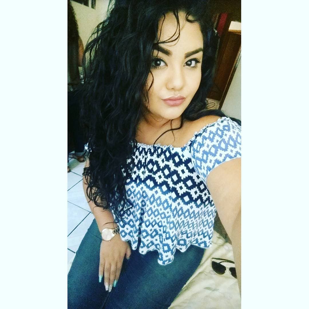 Para Sandra, lucir su cabello al natural también ha sido importante y en varias de sus fotografías podemos verla así.