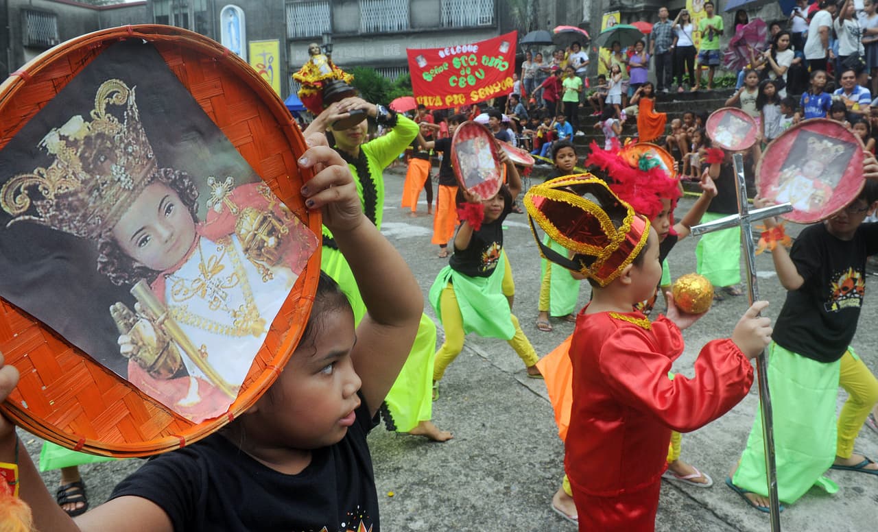 Las mujeres de Atocha sabían que la gran mayoría de la gente ahí en las cárceles no podrían sobrevivir en esas condiciones, por lo que oraban ante la imagen de Nuestra Señora de Atocha, pidiéndole que abogara ante su hijo Jesucristo para que éste ayudara a los prisioneros y sus familias.