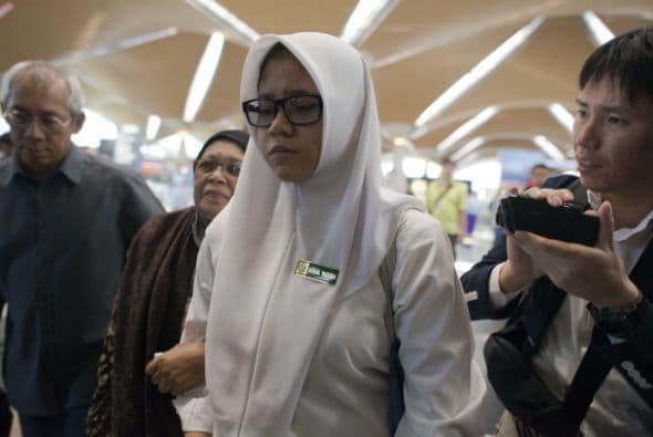 Familiares de las víctimas reciben la noticia del terrible accidente del vuelo MH17 al este de Ucrania.