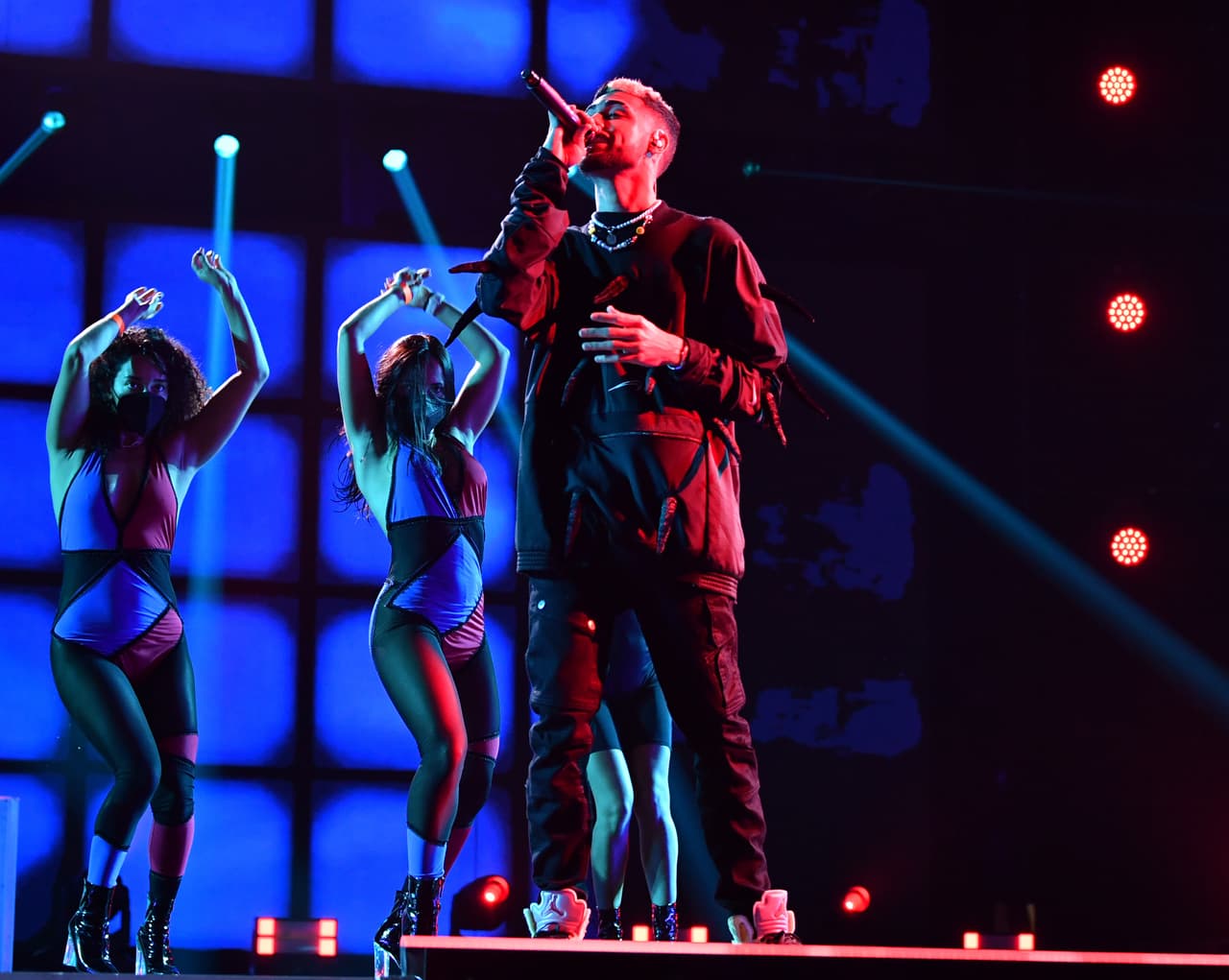 El artista puertorriqueño, quien combina balada, reggaetón y trap latino en sus canciones, también competía en la categoría de La Nueva Generación Masculina, por lo que garantizaron un derroche de talento en Premios Juventud.