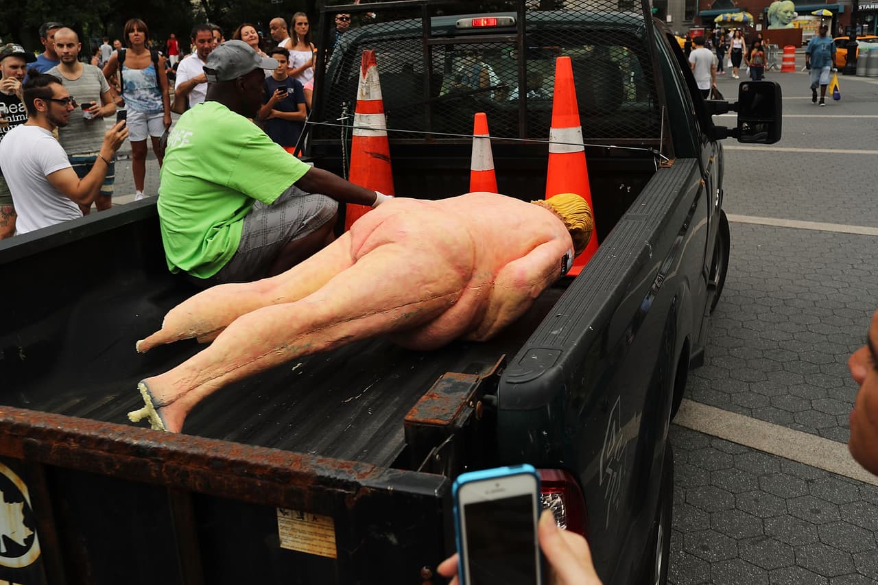 Los empleados del departamento de parques no dijeron qué harían con "El emperador sin bolas".