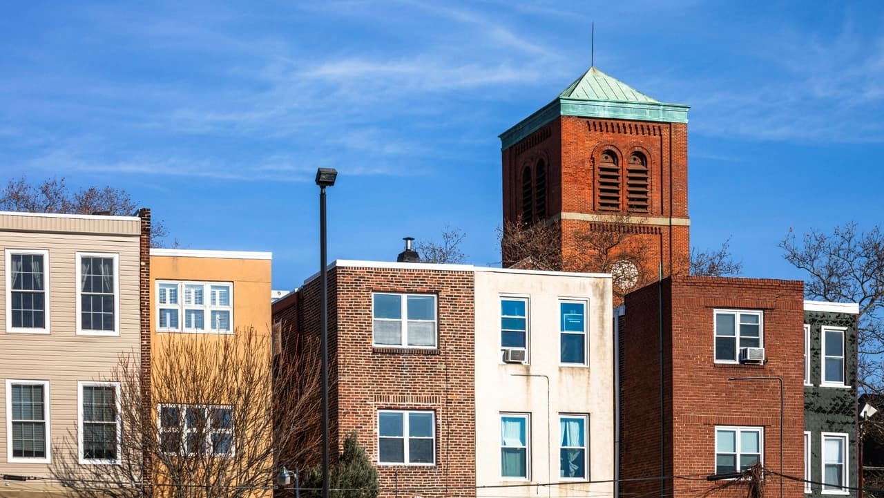 Si desea inscribirse en una lista de espera para este tipo de vivienda, debe presentar su solicitud directamente en una urbanización (los propietarios mantienen sus propias listas de espera). 
<b>Aplicar</b>: Consulte las listas de desarrollos de vales basados en proyectos de la PHA y encuentre lugares que coincidan con sus preferencias (cantidad de habitaciones, ubicación, elegibilidad). Comuníquese con los desarrollos para ver si están aceptando solicitudes. Se enumerarán la dirección, el número de teléfono y el sitio web del desarrollo.