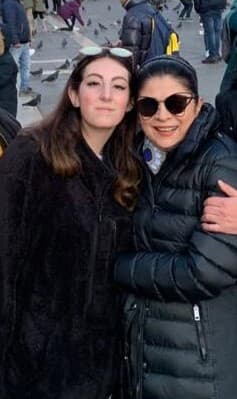 La reconocida actriz no es la única que ha llamado la atención en las redes sociales últimamente, su hija Vicky Fayad también 
<b>ha dado de qué hablar</b>.