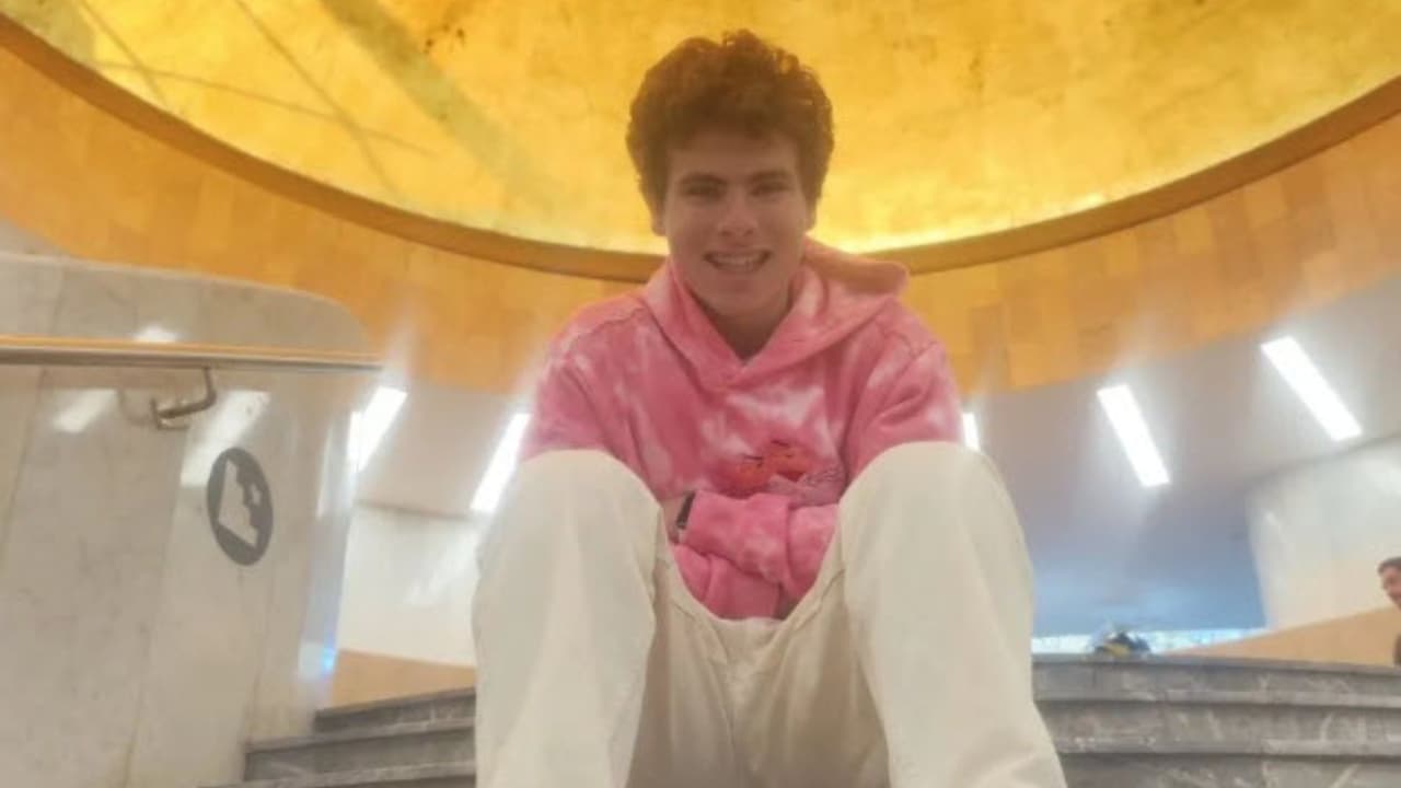 Carlo es el hijo menor de Lety Calderón y Juan Collado.