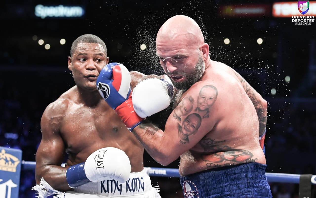 Luis 'King Kong' Ortiz dominó de principio a fin a Travis Kauffman, quien terminó noqueado en el décimo round. El cubano mencionó tras su victoria que quiere la revancha con Wilder.