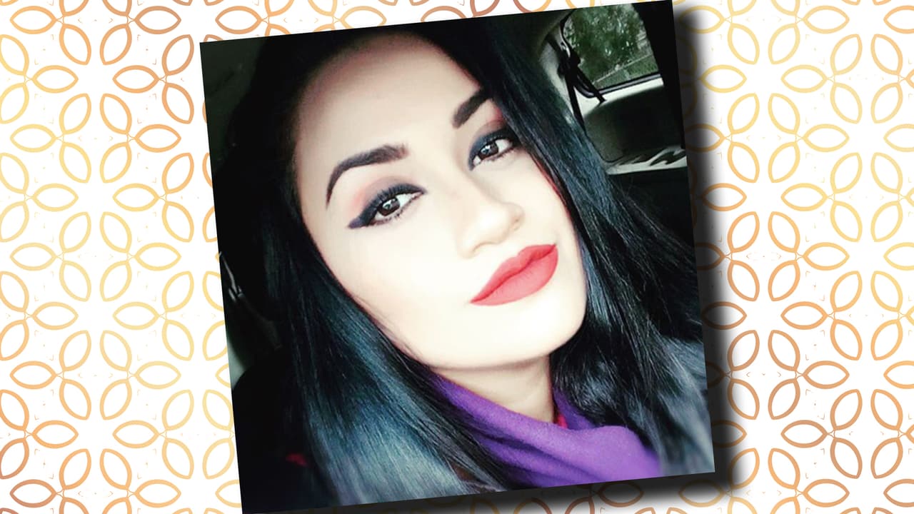 Mucho ha pasado desde que Shakira lanzó 'Pies Descalzos'. Y más ha pasado desde que tenía el cabello oscuro. Lluvia nos recuerda a esa Shakis. Desde las audiciones nos enamoramos de la voz de Lluvia. Sabemos que va a llegar lejos en la competencia. ¿No te gustaría verla cantar algo de Shakira al estilo regional mexicano? Para ti, ¿en qué se parecen estas dos?