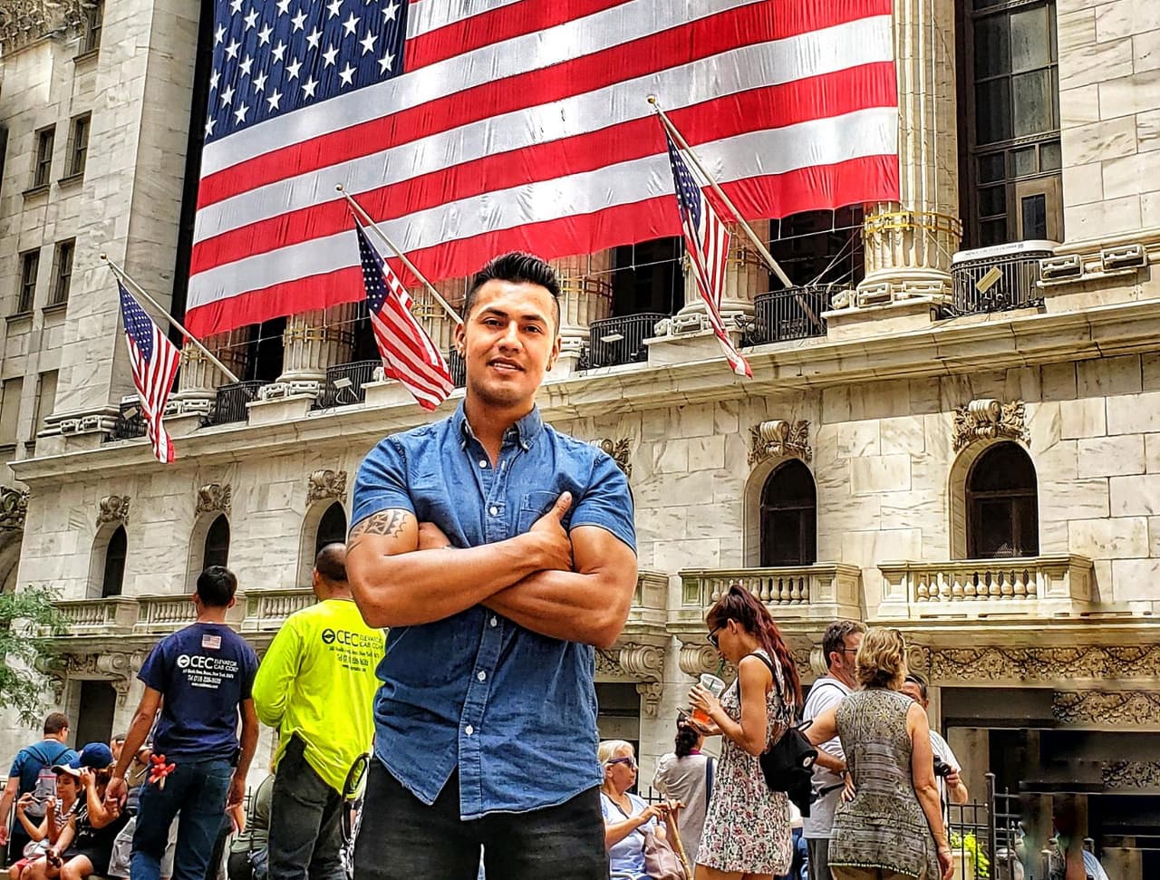 “Aquí todavía no soy millonario, pero en la vida sí porque ya no me tengo que preocupar por cómo pagar la renta, ni ver la billetera cuando me quiero dar un gusto.
<b> Soy millonario, por tantas bendiciones que tengo”. </b>