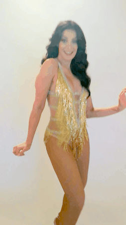 Dayanara Torres fue Miss Universo en 1993 después de eso triunfó como actriz en Filipinas y también tien ecarrera como cantante. Además es la primera esposa de Marc Anthony.