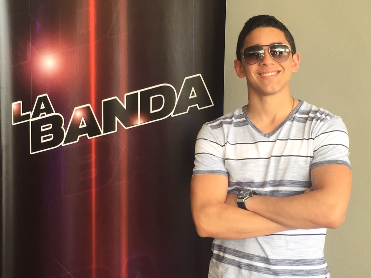 Uno de los momentos más felices de su vida fue cuando cantó en Carnegie Hall, su cantante favorito es Alejandro Sanz y colecciona billetes de otros países.