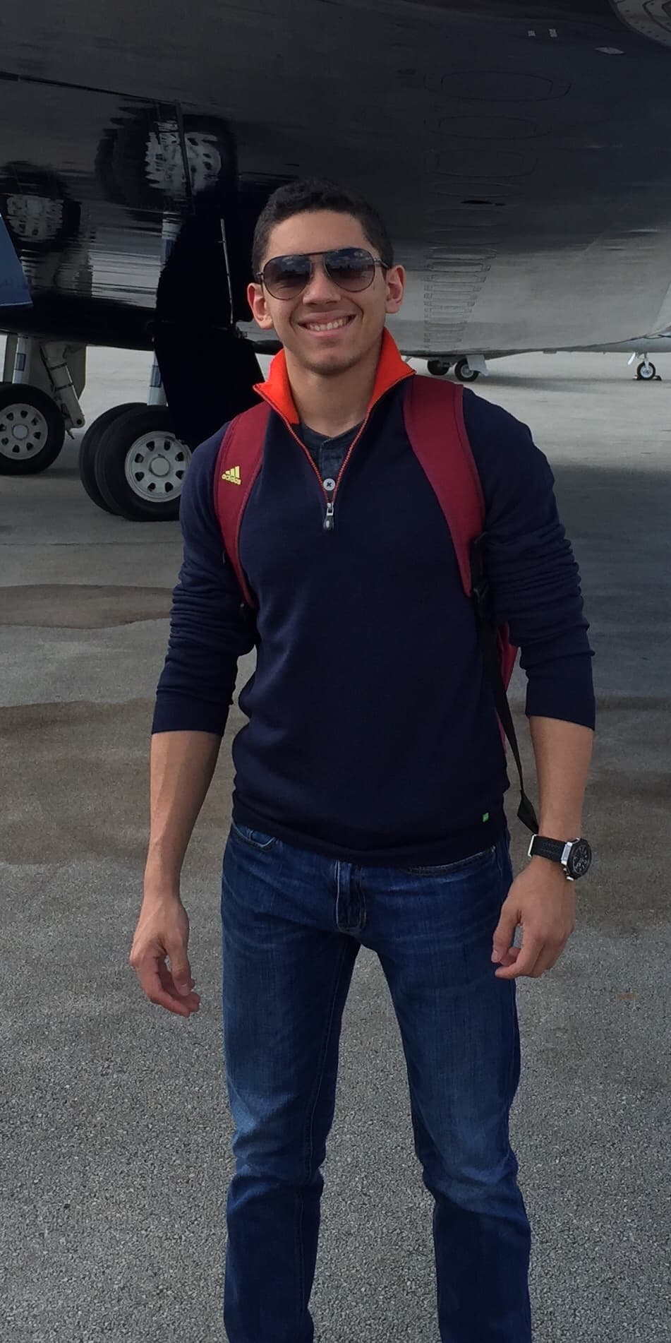 Uno de los momentos más felices de su vida fue cuando cantó en Carnegie Hall, su cantante favorito es Alejandro Sanz y colecciona billetes de otros países.