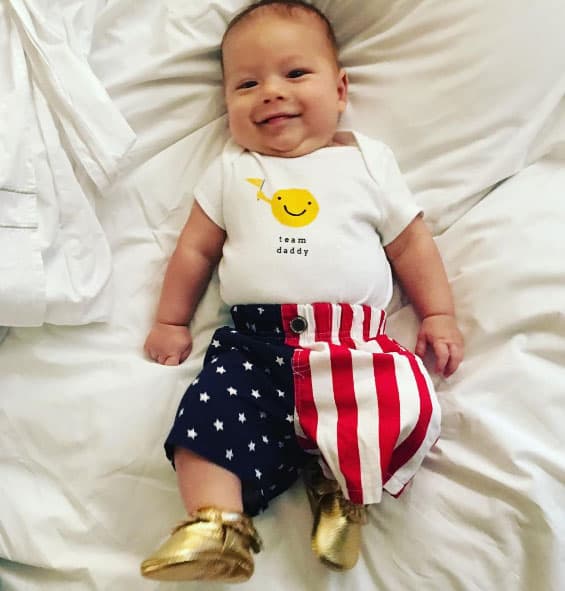 Aquí Boomer echándole porras a papá antes de sus competencias.