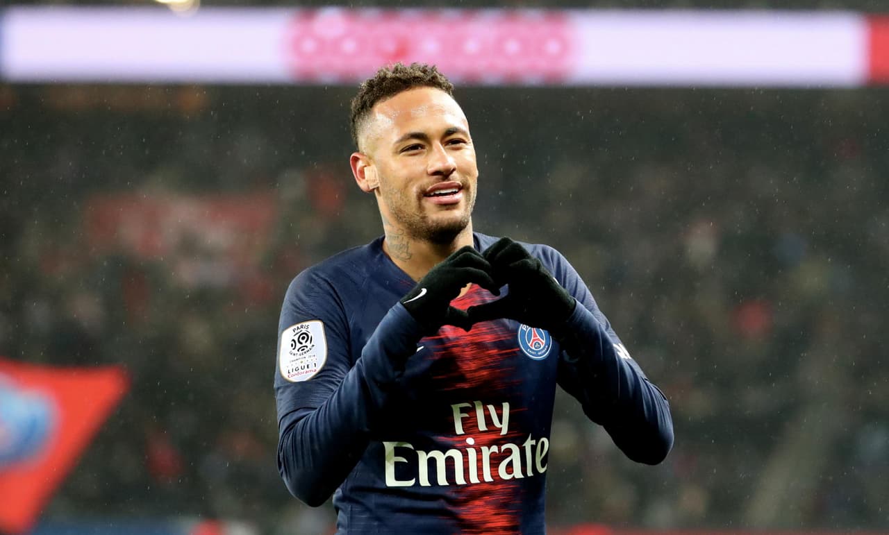 PARIS, FRANCE - JANUARY 19: Neymar Jr of Paris Saint-Germain celebrate his goal during the Ligue 1 match between Paris Saint Germain and EA Guingamp at Parc des Princes on January 19, 2019 in Paris, France. (Photo by Xavier Laine/Getty Images)
