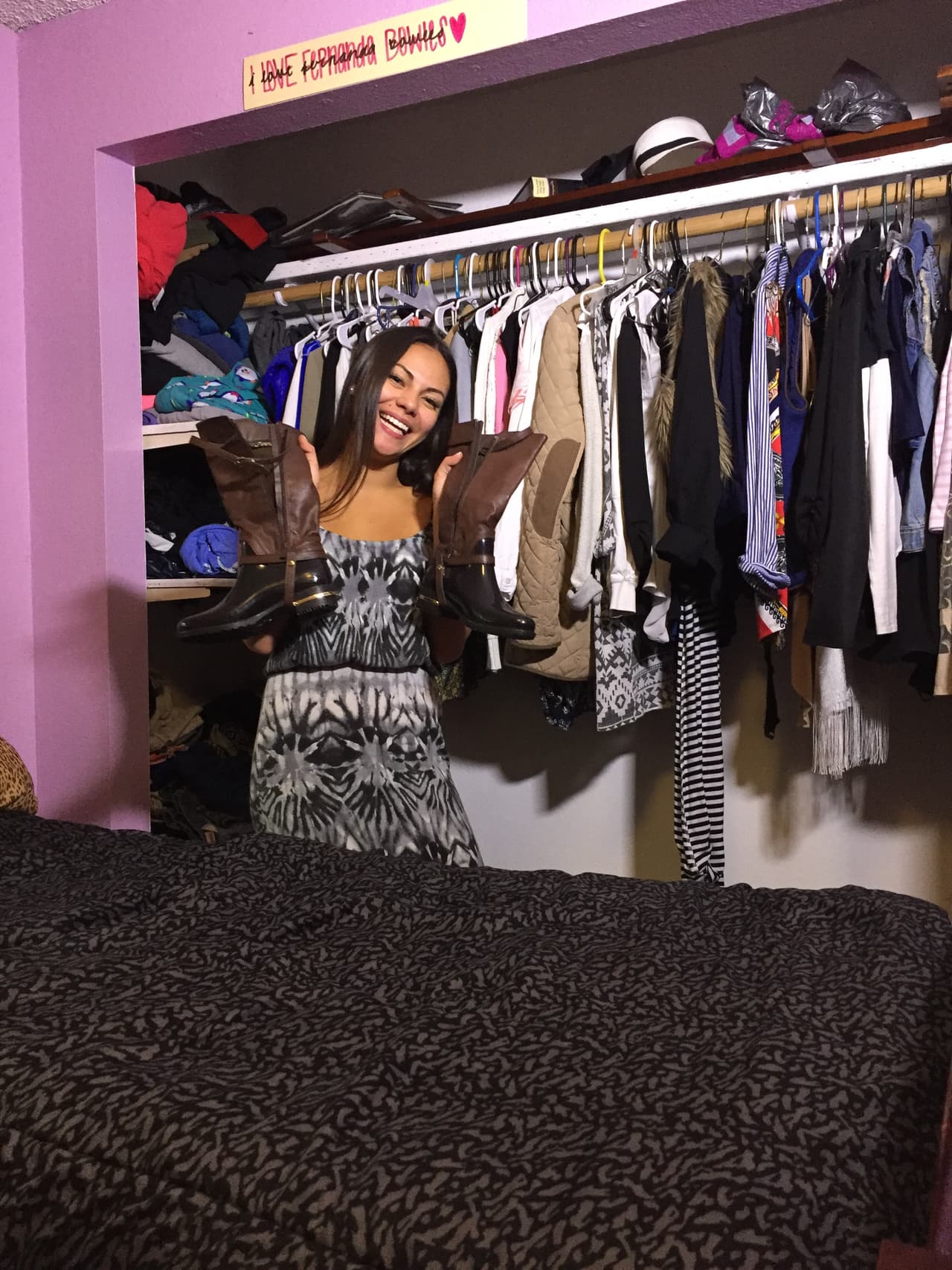 A Megamy no le pueden faltar las botas y los abrigos.