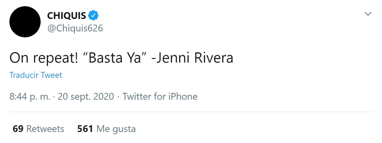 En 
<b><a href="https://twitter.com/Chiquis626/status/1307858088335089664" target="_blank">un primer mensaje</a></b>, escribió "en repetición. 
<b><a href="https://www.youtube.com/watch?v=a0UTlFj6WLk" target="_blank">Basta ya</a></b>". Sin ser muy explícita, se daba entender que estaba escuchando varias veces la canción del mismo nombre de su fallecida madre, Jenni Rivera. 
<br>
