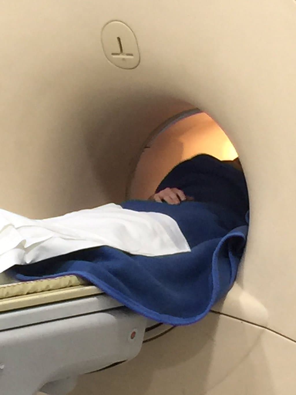 Dos días después subió esta foto. “Caray. No hay susto más grande que el que se vive con los hijos. Gracias por sus oraciones” comentó la actriz.