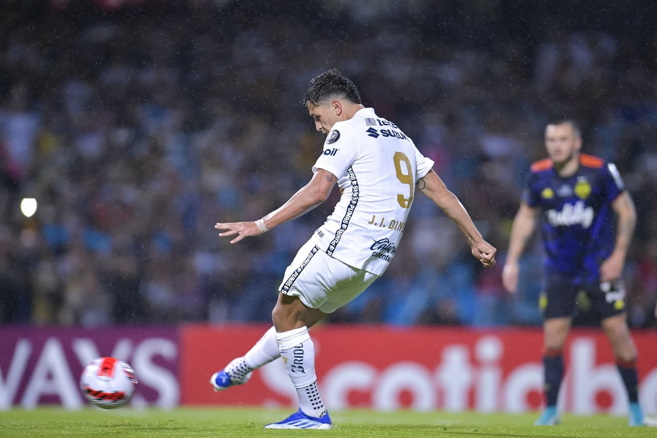 Seattle Sounders le empató de último minuto 2-2 a Pumas en el Estadio Olímpico Universitario en la Final de ida de la Liga de Campeones de la Concacaf.