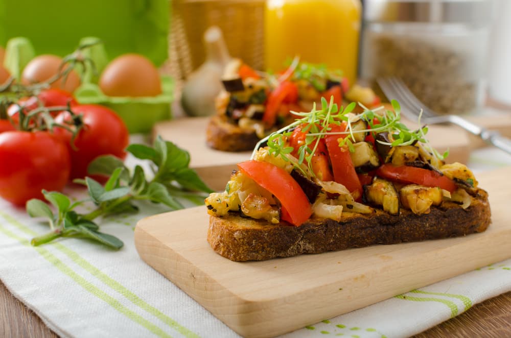 Sabemos que hay muchas ocasiones en las que llegas a tu casa con mucha hambre, pero no sabes ni que prepararte de cenar. Así que para que no sufras te damos algunas opciones que se adecuan perfectos a distintas necesidades.