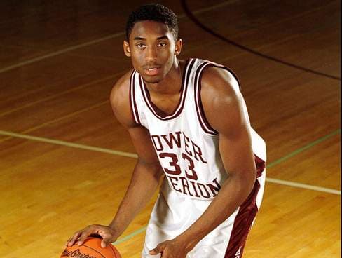 Por respeto a su padre, Kobe usó durante la preparatoria el número 33 en su jersey.