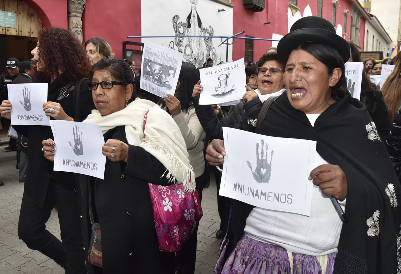 En La Paz, Bolivia, también resonó la consigna "Ni una menos".