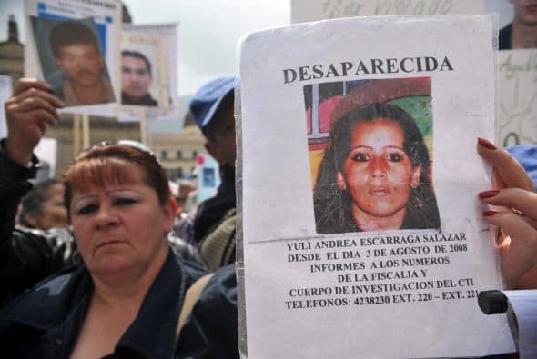 "Primero liberen a los secuestrados y dígannos qué pasó con los desaparecidos. Después encarcelen a todos los guerrilleros. Cero impunidad", clamaban los familiares de las víctimas.