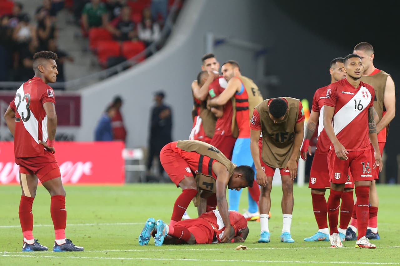 En Doha y en Lima, la tristeza se apoderó de los peruanos tras la eliminación de Perú rumbo al Mundial de Qatar 2022 al caer en penales ante Australia.