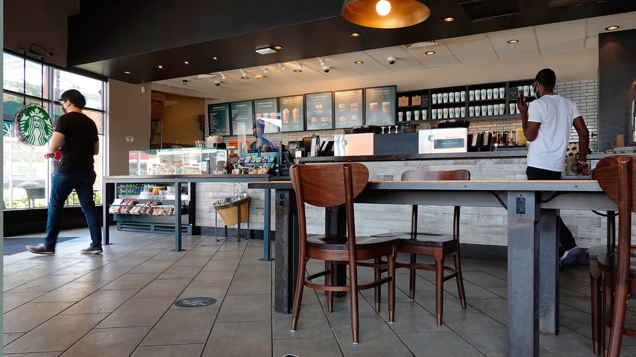 “Todo empezó a subir y ahora a bajar”: negocios del sur de Florida se ven afectados por ómicron 