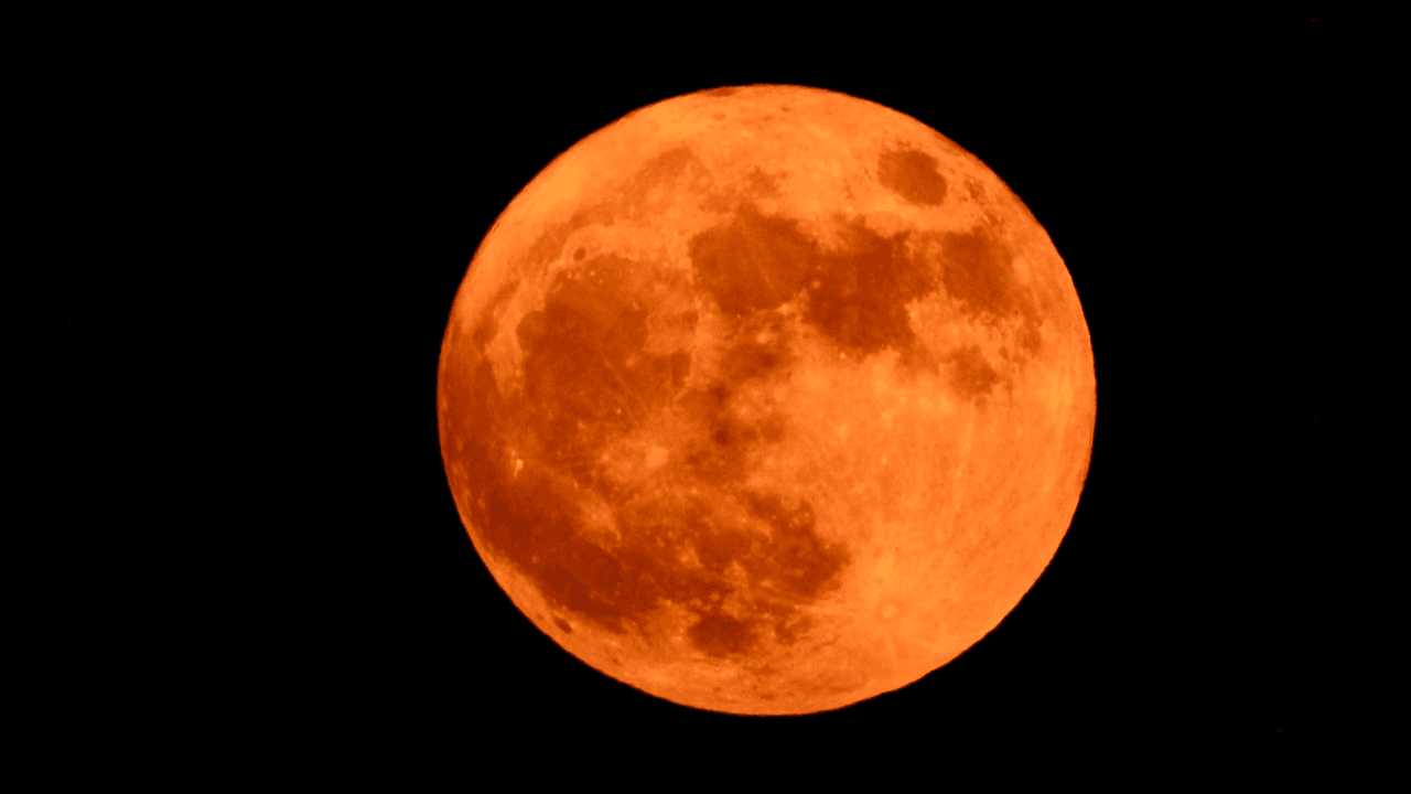 Cuándo y cómo ver la última superluna de 2023 que marca el fin del verano
