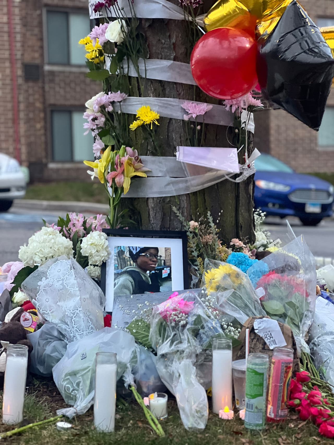 Amigos y familiares de Jaydone Perkins se reunieron para honrar este niño de tan solo 11 años que murió en un trágico incidente de presunta violencia doméstica en Edgewater.