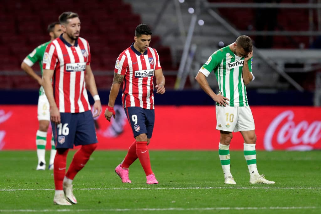 Atlético de Madrid vence al Betis en La Liga | Con goles de Llorente y Suárez, los colchoneros despacharon 2-0 a los de Pellegrini; Héctor Herrera ingresó al 46’.