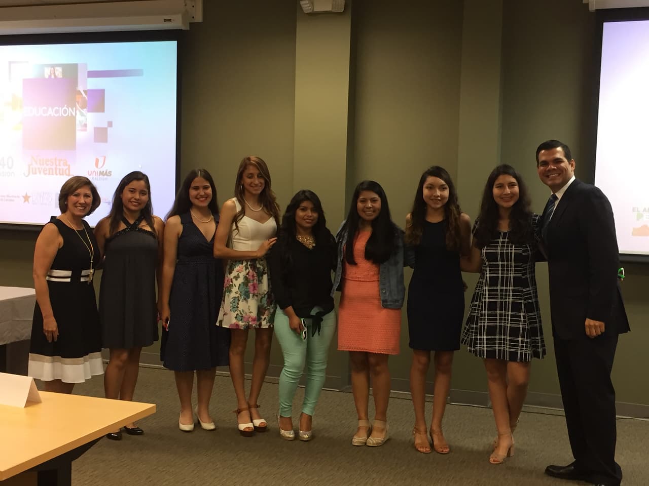 Ganadores de la beca Nuestra Juventud 2015