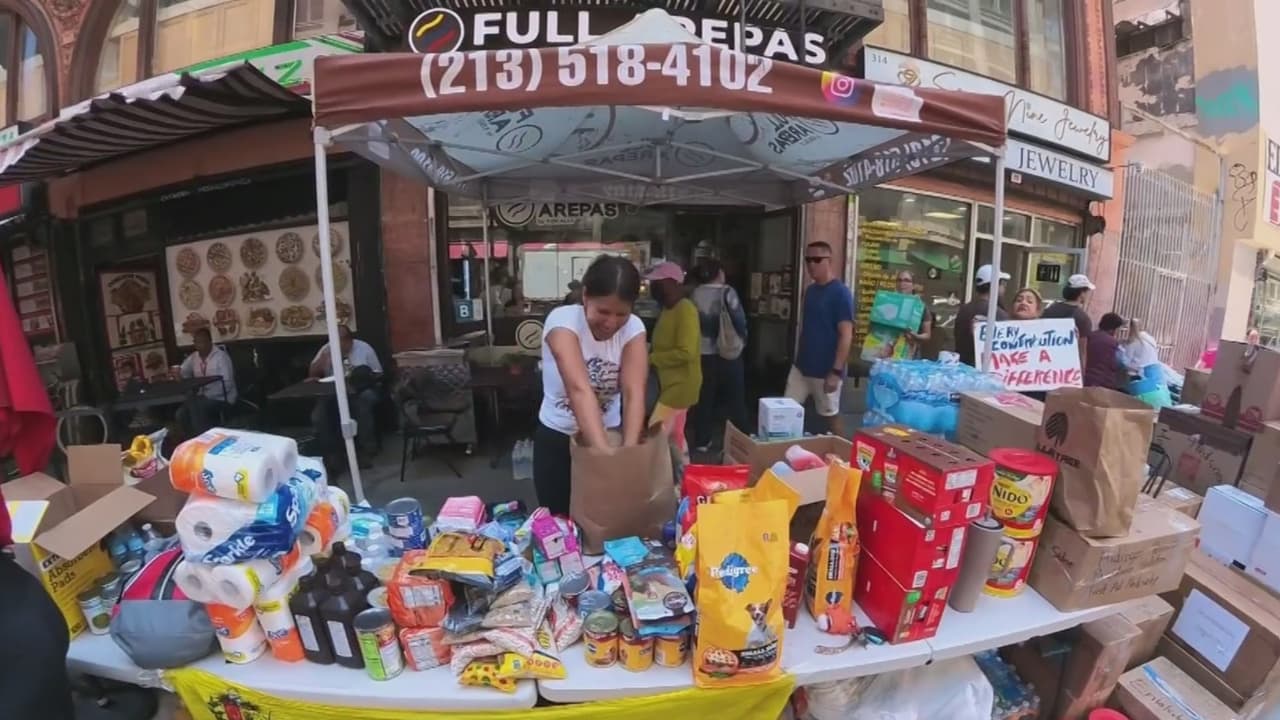 Instalan centro de acopio en Los Ángeles mientras buscan a desaparecidos por sismo