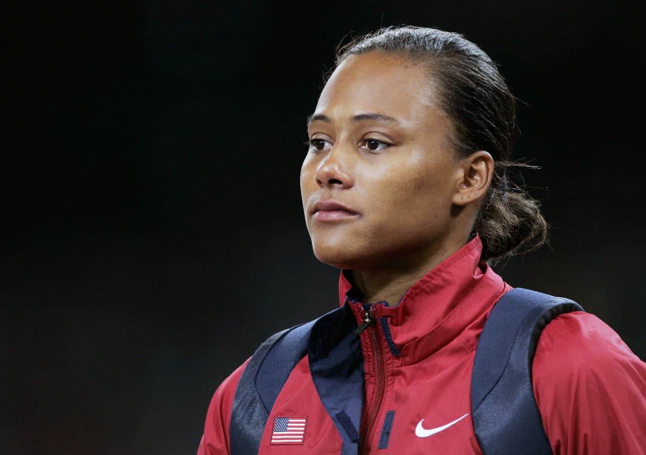 Marion Jones: atleta estadounidense que ganó cinco medallas olímpicas en Sídney 2000.
