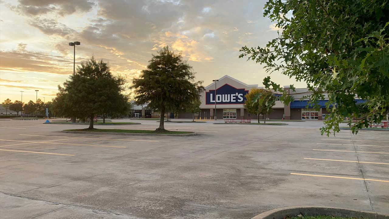 El alcalde de Houston, Sylvester Turner, recomendó a los residentes permanecer en sus casas a partir de las 8 pm.