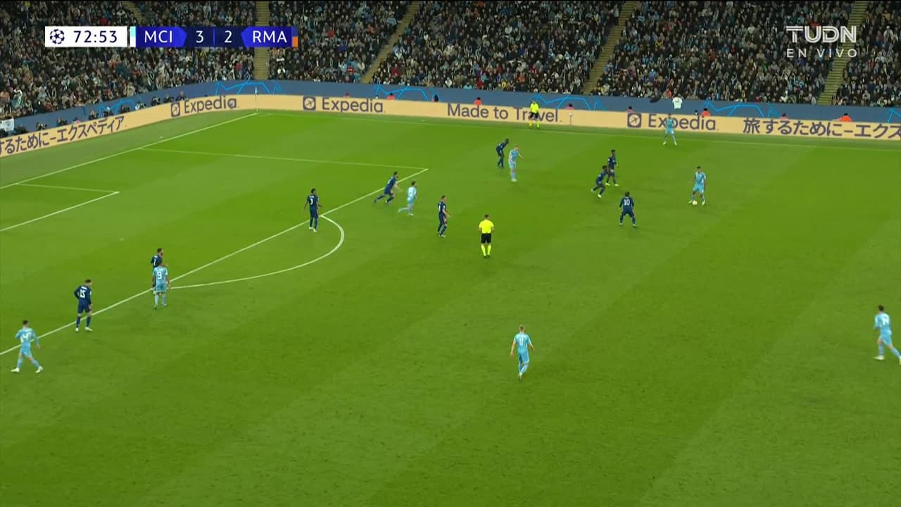 ¡GOL!  anota para Manchester City. Bernardo Silva