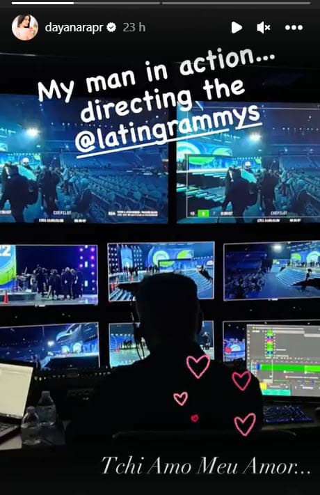 "Mi hombre en acción… dirigiendo los Latin GRAMMY", escribió en inglés y agregó en portugués: 
<b>"Te amo, mi amor"</b>.