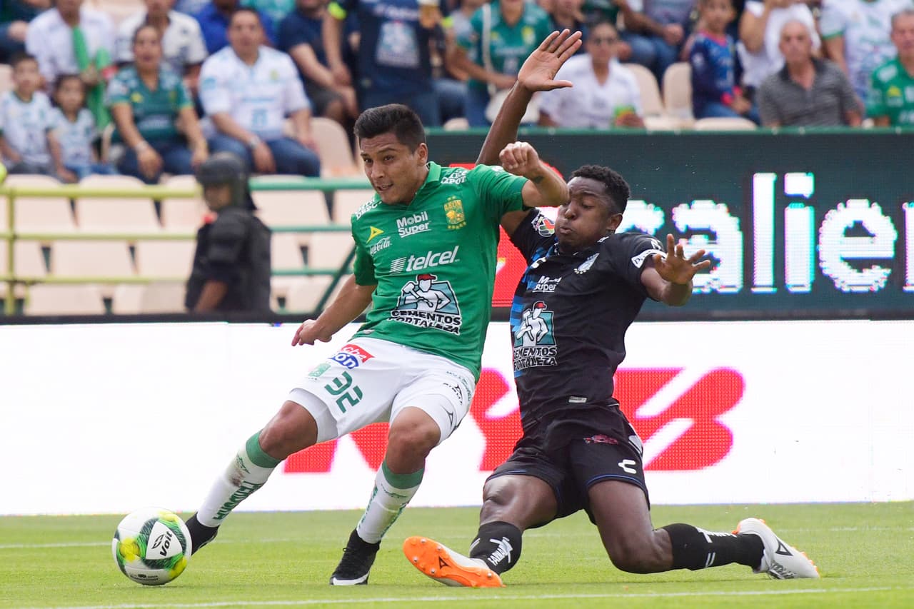 Al descanso, el resultado le pertenecía a los locales con victoria parcial pero el trámite del encuentro era muy nivelado.