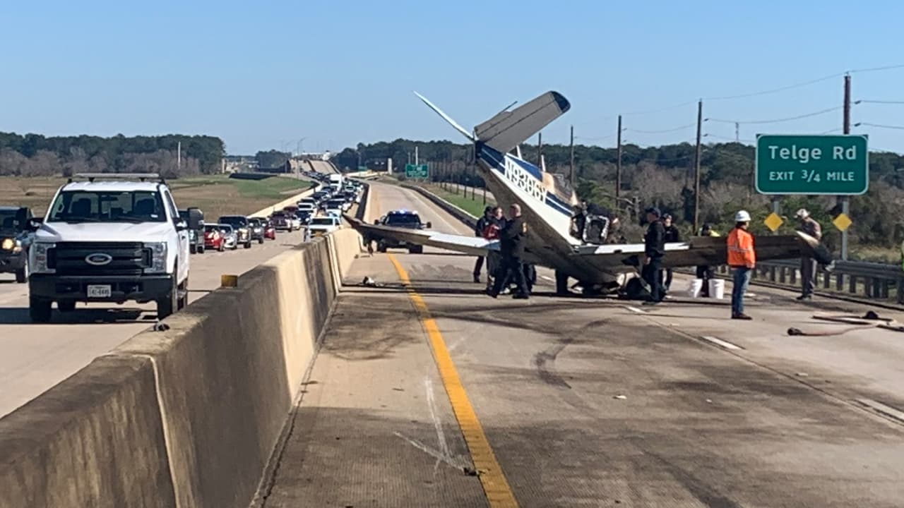 Se estrella un avión pequeño al intentar aterrizar en la autopista SH 99, según el sheriff del condado Harris