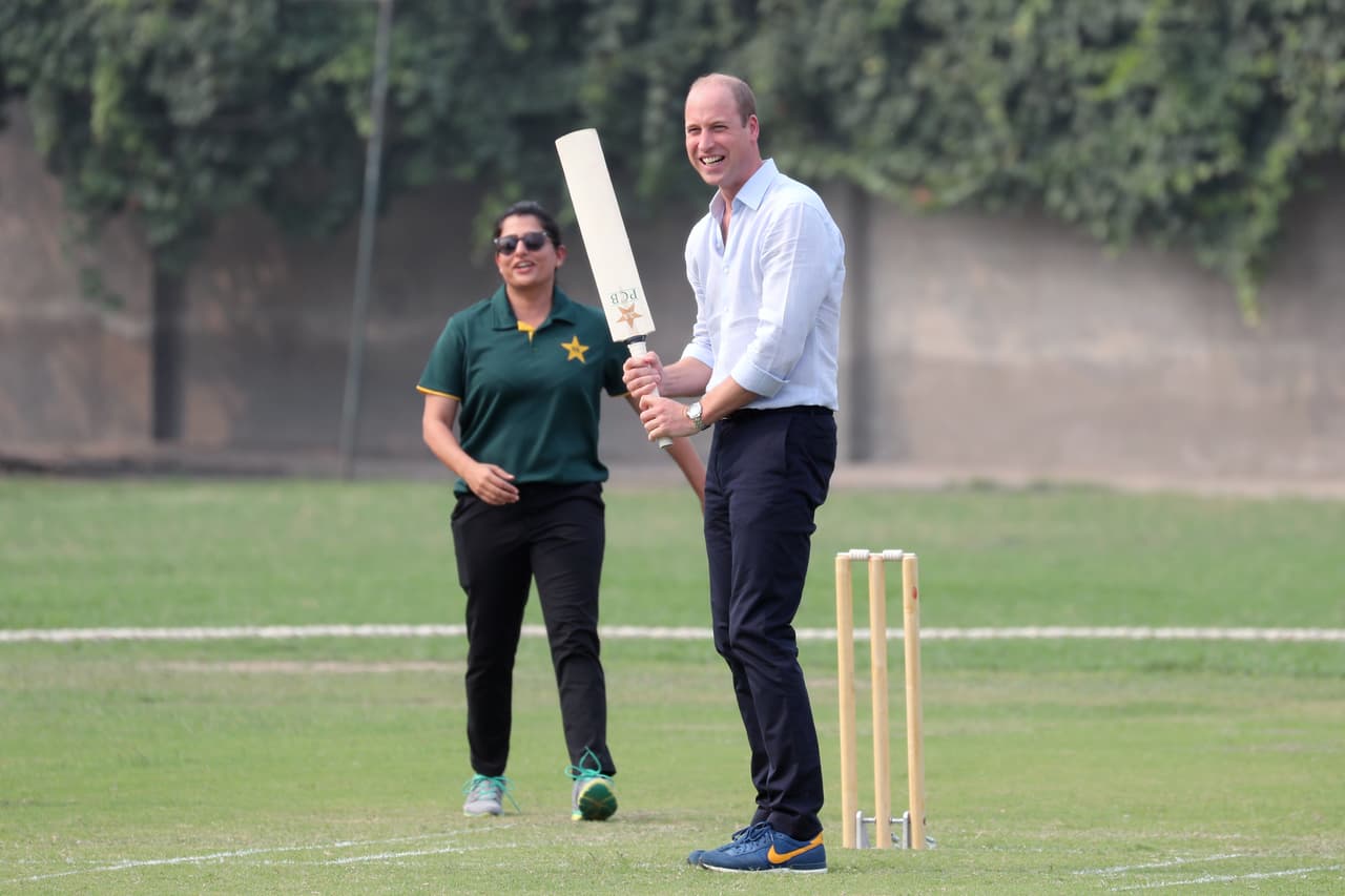 De acuerdo con 
<b><a href="https://www.telegraph.co.uk/royal-family/2019/10/17/duke-cambridge-hits-six-pakistan-cricket-match-duchess-caught/" target="_blank">The Telegraph</a></b>, el príncipe William impresionó a sus anfitriones durante la práctica.