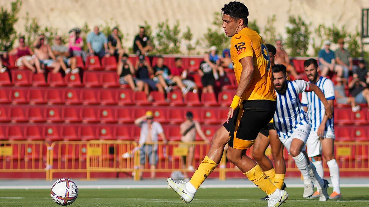 Raúl Jiménez vuelve a marcar gol con Wolves cuatro meses después