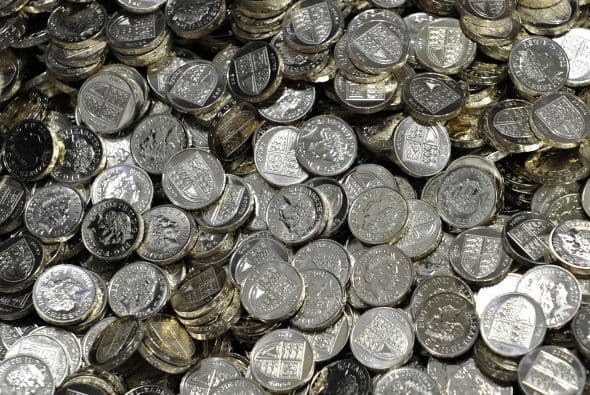 1,200 MILLONES DE LIBRAS- Serán 1,200 millones de libras ($1,870 millones) el aumento en la actividad económica durante el verano. Esto representa un 3.5% de aumento en la producción económica total del Reino Unido en el 2012.