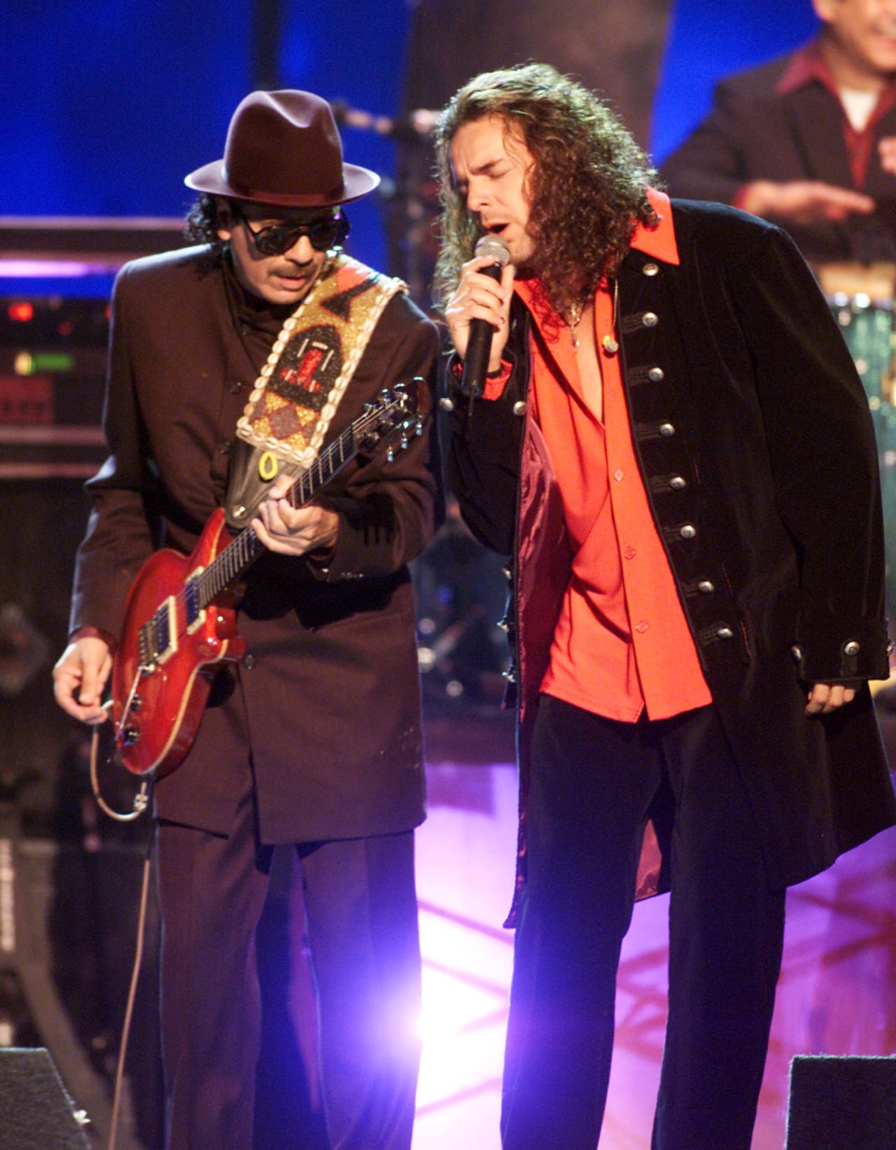 Los mexicanos de Maná y Carlos Santana además de compartir el escenario se llevaron el reconocimiento a Grabación del Año y Mejor Interpretación Vocal Rock Dúo o Grupo por 'Corazón Espinado'.
<br>